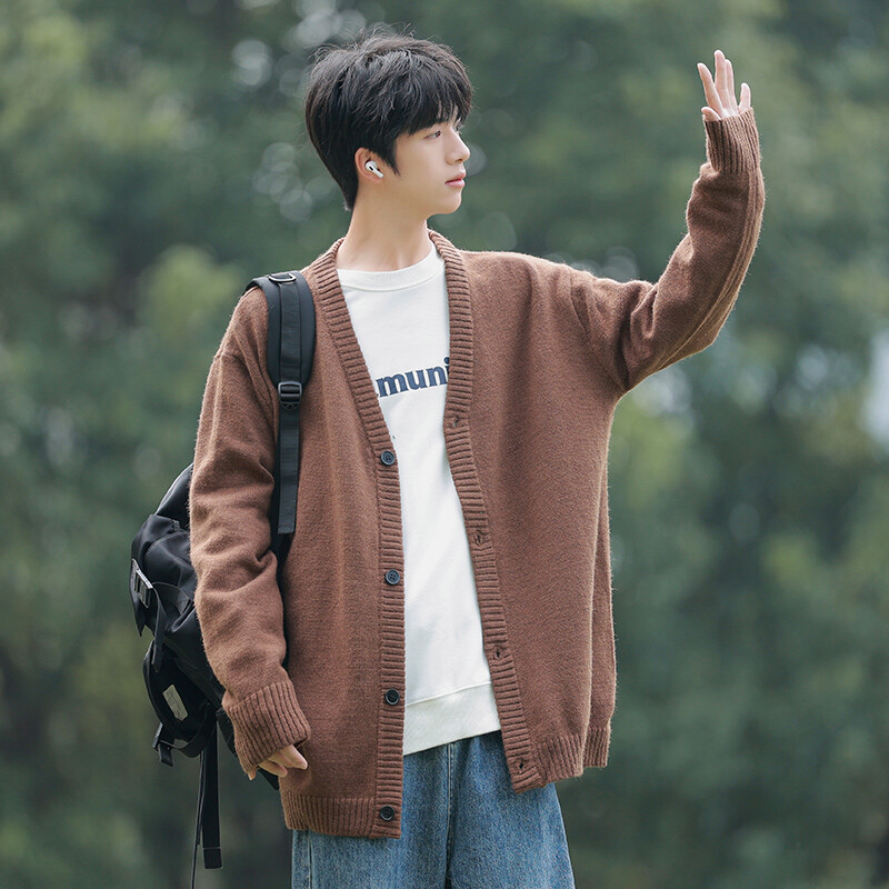 Korejski ulični kardigan muška jesen zima muška odjeća pleteni džemperi kaputi za muškarce kardigan V ovratnik kardigani u trendu 2024.