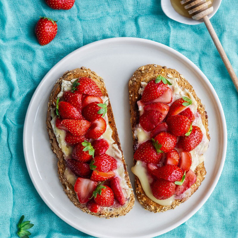 10 db mesterséges eper szirmok barkácsolás mesterséges gyümölcs szimuláció hamis gyümölcs party fotózás kellékek dísz otthon esküvői dekoráció