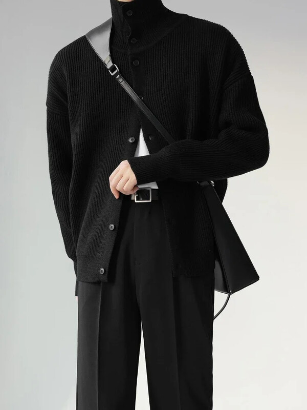 Férfi ruhák bézs színű kötött férfi pulóverek Kardigán sima galléros egyszínű felsők Rendeljen fűtött, bő szabású tél 2024 Új A-ban