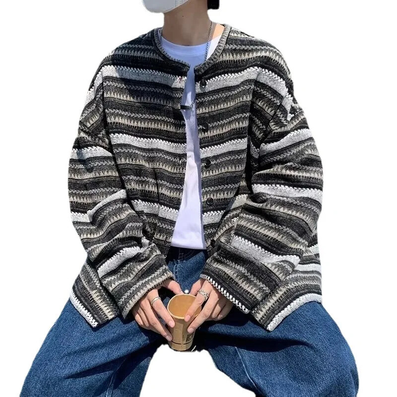 2023-as új férfi csíkos kardigán pulóver, egyszínű koreai stílusú, divatos, sokoldalú kötött felső, laza szabású őszi télre