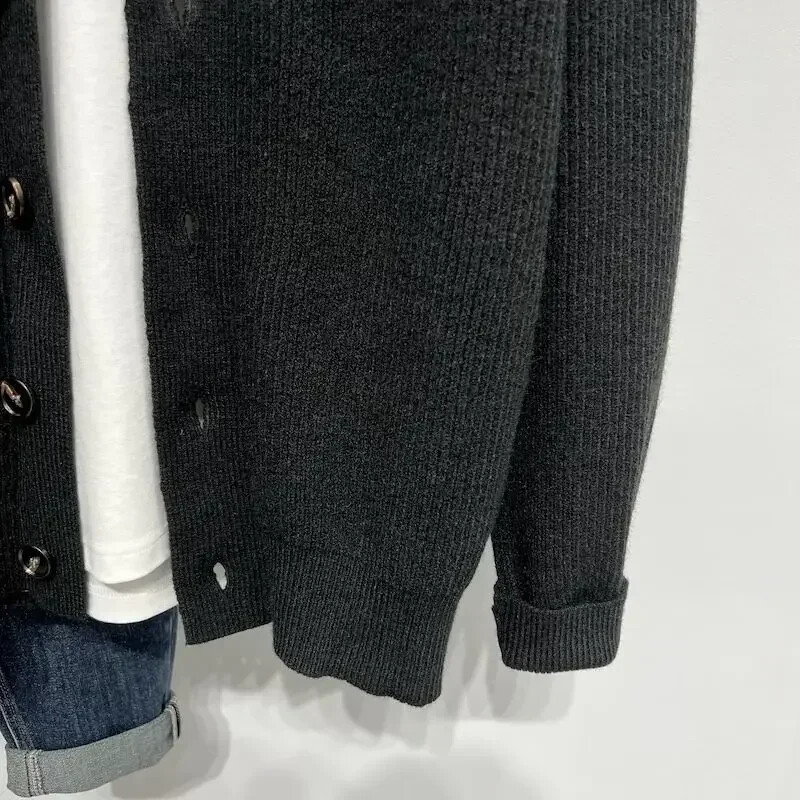 Megztinis megztinis Vyriškas juodas vienspalvis megztinis Vyriški drabužiai paprasti apykakle Aukštos kokybės kopija Stora žiemos klasika, 90-ųjų vintažas