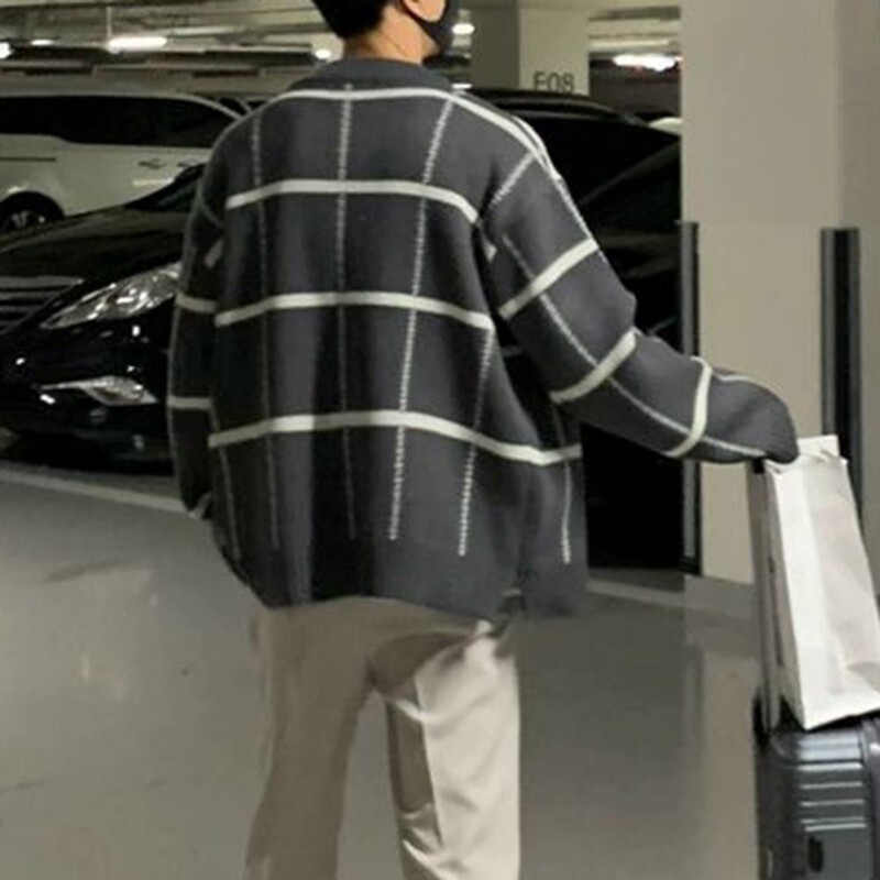 Vīriešu rudens ziemas džemperis džemperis ar V veida kakla izgriezumu ar garām piedurknēm rūtainu apdruku Trikotāžas trikotāžas džemperis, brīvi pieguļošs džemperis