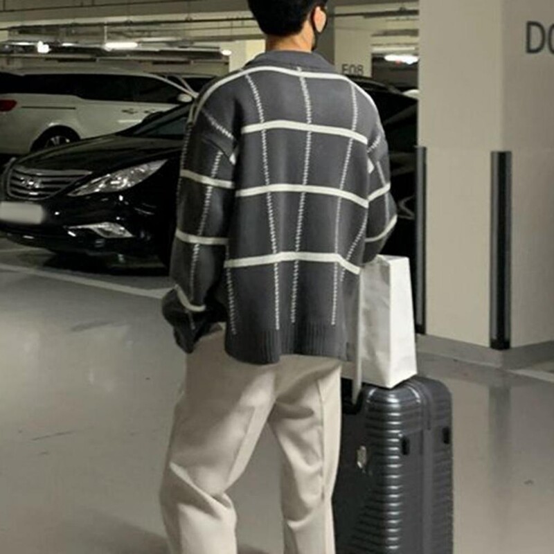 Vīriešu rudens ziemas džemperis džemperis ar V veida kakla izgriezumu ar garām piedurknēm rūtainu apdruku Trikotāžas trikotāžas džemperis, brīvi pieguļošs džemperis