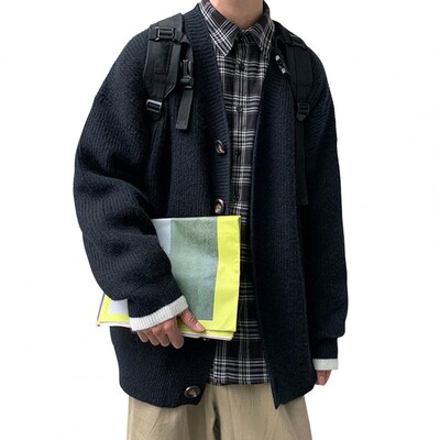 Koreai stílusú divatos egyszínű férfi kötött kardigán egysoros felsőkategóriás hosszú ujjú kardigán férfi pulóver kabát