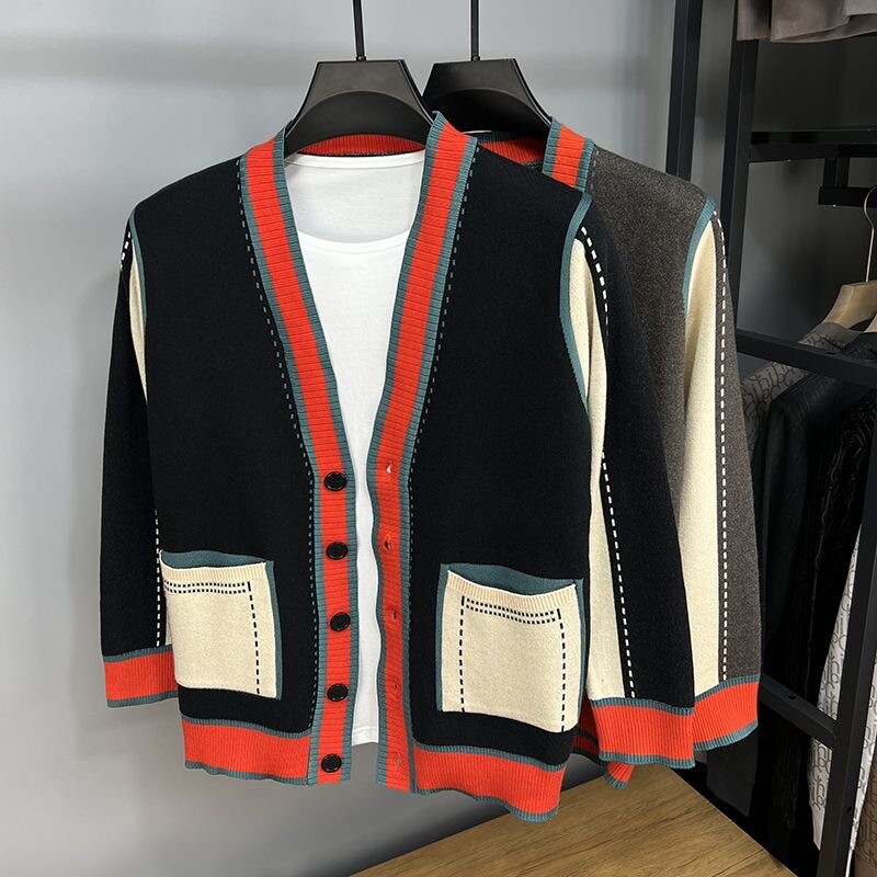 Brit stílusú férfi kardigán patchwork pulóver alkalmi V-nyakú felsők őszi divat kontraszt színű koreai kötött kabát férfi