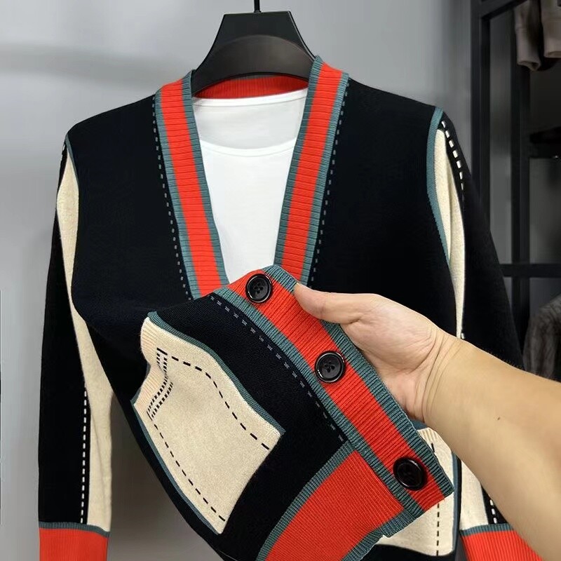 Brit stílusú férfi kardigán patchwork pulóver alkalmi V-nyakú felsők őszi divat kontraszt színű koreai kötött kabát férfi