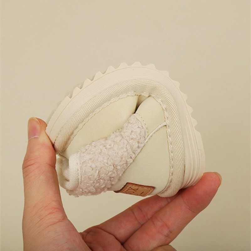 2023-as új téli baba hócsizma bőr aranyos báránymintás fiú cipő meleg plüss puha talp divatos kisgyermek lány csizma 15-25