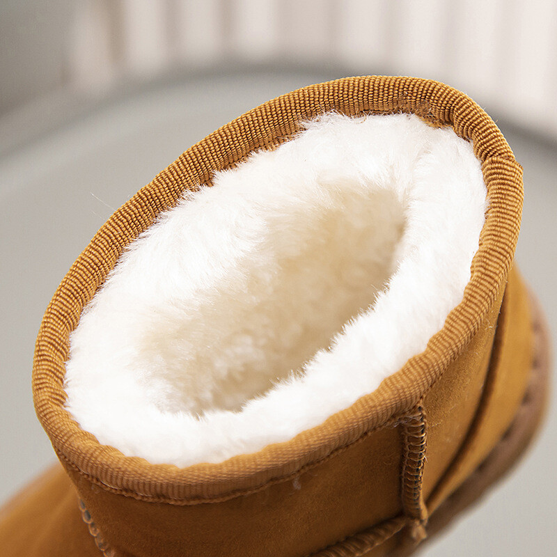 Gyerek hócsizma 2024 új téli divat csúszásgátló fiú lány bokacsizma vastag meleg plüss puha aljú gyerekcipő 25-36