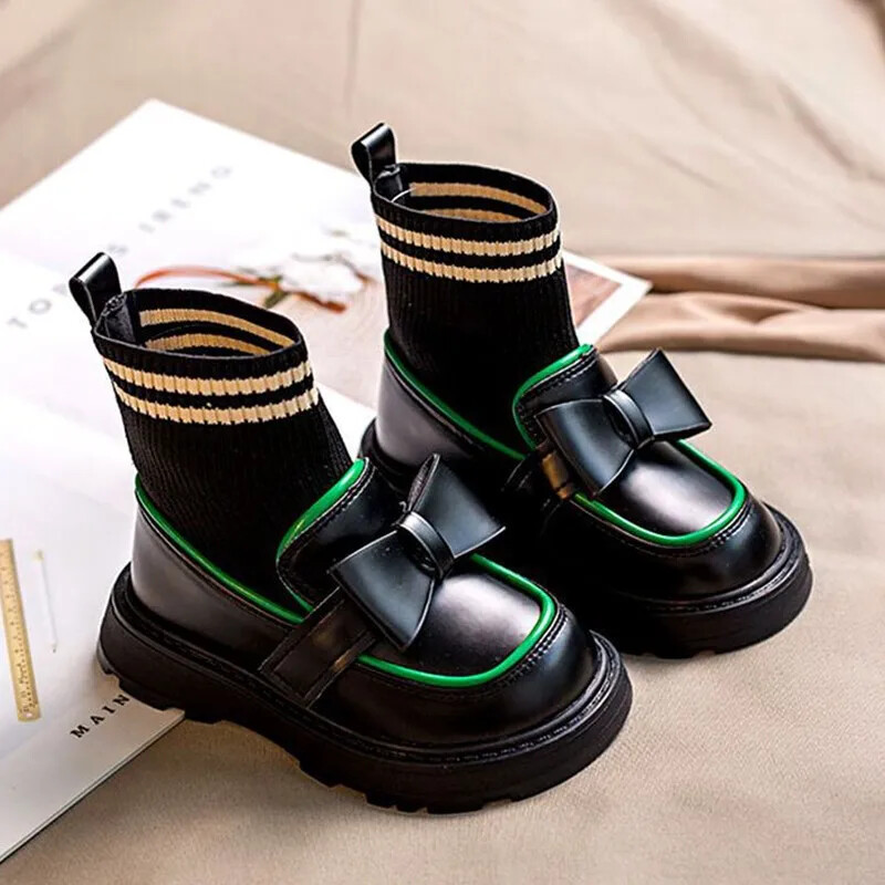 Lányok zokni csizma 2024 új tavaszi és őszi fekete gyerek lovaglócsizma Fly Kötött elasztikus kislányoknak alkalmi bokacsizma