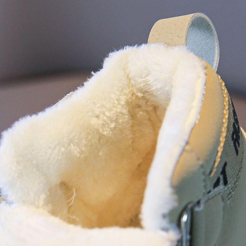 2024 téli új gyerekcsizma fiúk plusz kasmír vastag meleg hócsizma lányok csúszásmentes kültéri Martin csizma diákcipő