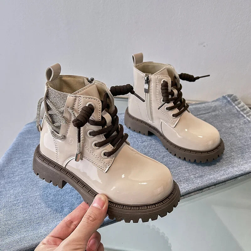 Gyermek rövid csizma lányoknak 2024 ősz, új divat, koreai stílusú, puha aljú, csúszásgátló, elegáns, sokoldalú, alkalmi bőrcipők
