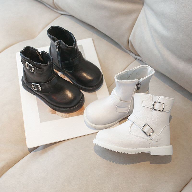 Zēniem meiteņu zābaki 2024. gada jauns modes balts melns ādas klasisks bērnu puszābaki Dizainera sprādze Bērnu mīkstas zoles īsi zābaki