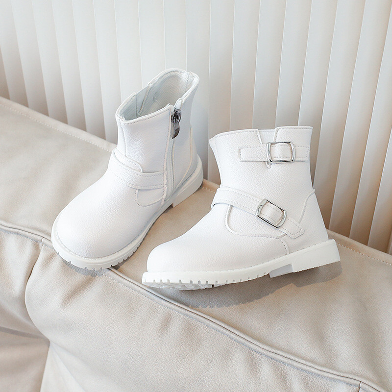Zēniem meiteņu zābaki 2024. gada jauns modes balts melns ādas klasisks bērnu puszābaki Dizainera sprādze Bērnu mīkstas zoles īsi zābaki