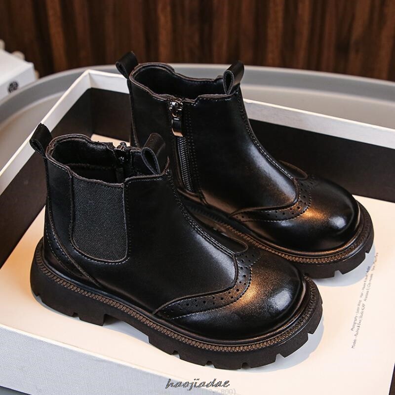 Tavaszi őszi, téli bokacsizmák, könnyű lányok platformcipői, barna fekete fiúk rövid csizmák, szuper hangulatos cipők 26-36 méretben