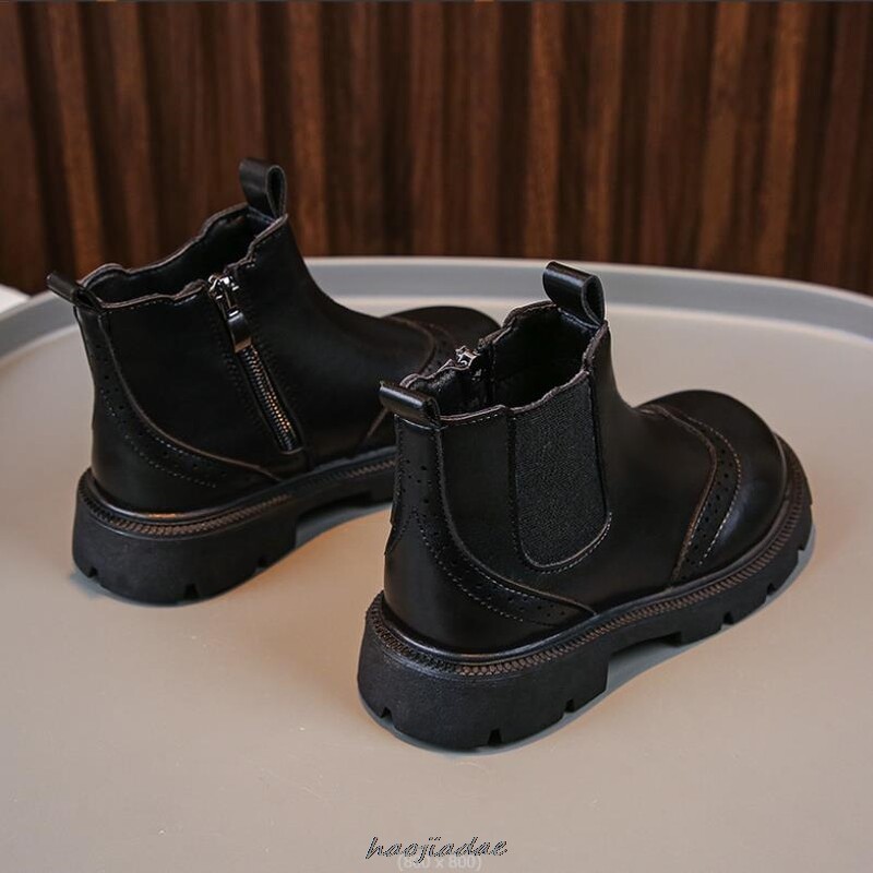 Tavaszi őszi, téli bokacsizmák, könnyű lányok platformcipői, barna fekete fiúk rövid csizmák, szuper hangulatos cipők 26-36 méretben