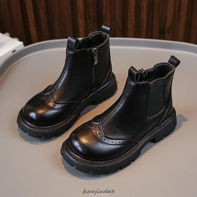 Tavaszi őszi, téli bokacsizmák, könnyű lányok platformcipői, barna fekete fiúk rövid csizmák, szuper hangulatos cipők 26-36 méretben