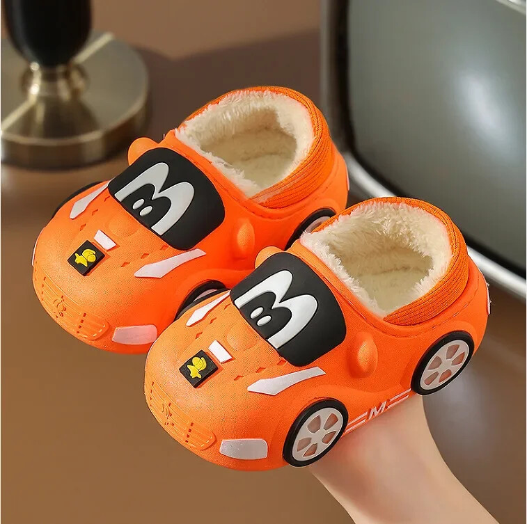 Bērniem iekštelpu čības Ziemas silti apavi Bērni mamma tētis mājas grīdas čības multfilmas stils pretslīdes zēni meitenes kokvilnas apavi