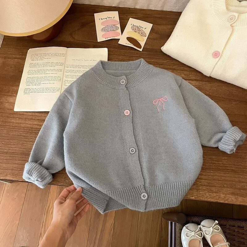 Meiteņu jakas 2024. gada rudens ziemas adīšanas topi bērniem bērniem jakas Mazu bērnu džemperi, bērnu skolas tērpi, silti apģērbi