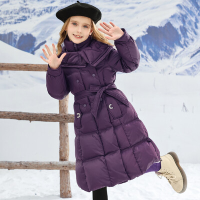 Mergaičių pūkinė paminkštinta striukė pastorinta šilta vidutinio ilgio paltai užsienietiška juosmens vaikams 2024 m. žiemos drabužiai Naujas Europos mados stilius