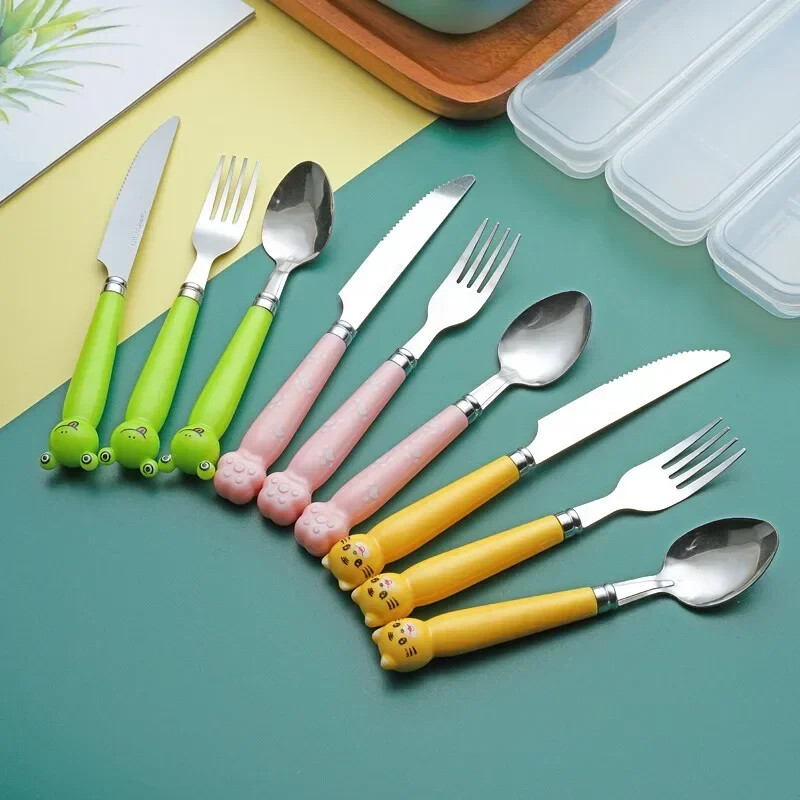 Radoša multfilma nerūsējošā tērauda dakšas karotes irbulīši trīs daļās jauks studentu karotes irbulīši, pārnēsājamu galda piederumu komplekts