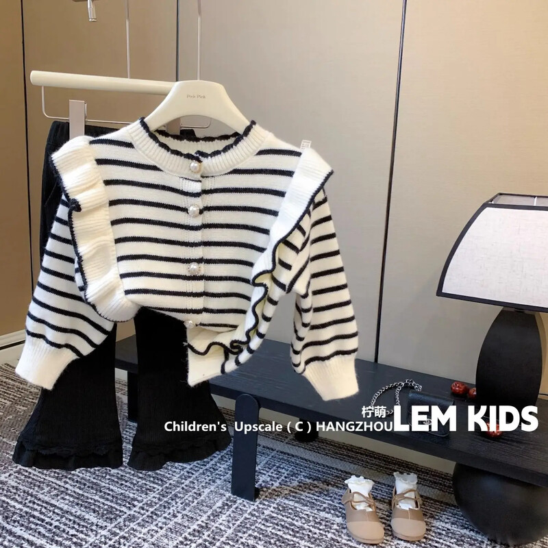 Gyermekruházat 2024 ősz és tél új lányok divatos felső gyermek csíkos pulóver dzseki vékony