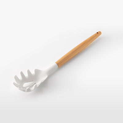 Baltas virtuvės silikoninis virtuvės indų rinkinys, nepridegantis indai su medine rankena Neslystantis kastuvas šaukštas aliejaus teptuku kepimo įrankis