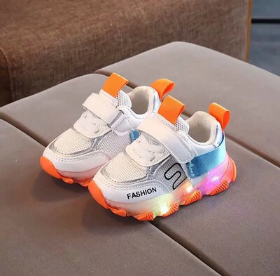 2024 m. Vaikiški LED šviesos batai kūdikiams mergaitėms berniukams tinkliniai sportiniai bėgimo batai su šviečiančiu padu kūdikių šviesūs batai F12122