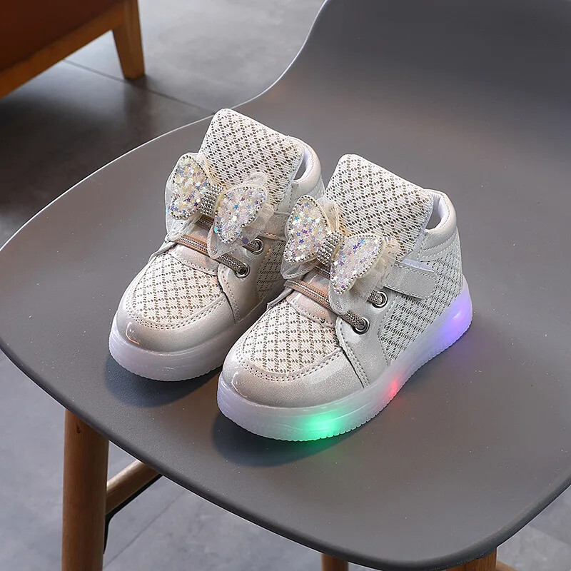 2024 m. Nauji vaikiški laisvalaikio sportiniai batai su šviesomis Šviečiantys batai Madingi bėgimo bateliai „Led Light“ vaikiški sportbačiai