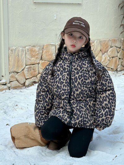 Mergaičių paltas 2024 m. rudenį Nauji vaikiški drabužiai mergaičių kūdikiams vakarietiško stiliaus leopardo raštas dvipusis gobtuvas paminkštintas striukė