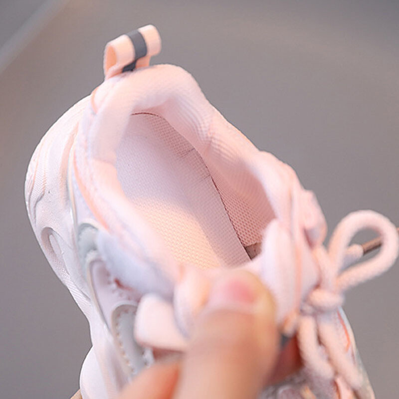 Vaikiški stambūs sportbačiai su juostele Dizaineris storas padas berniukams Madingi languoti kvėpuojantys vulkanizuoti batai mergaitėms H03042