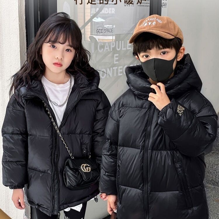 Gyermek téli új pehelykabát fekete arany pehelykabát fiúknak lányoknak közepes és nagy gyermekeknek vastagított rövid kabát