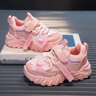 Mergaičių sportiniai bateliai Vaikiški bėgimo sportbačiai mokyklinei madai Mieli blizgūs neslystantys vaikiški laisvalaikio bateliai su širdele pavasario ruduo