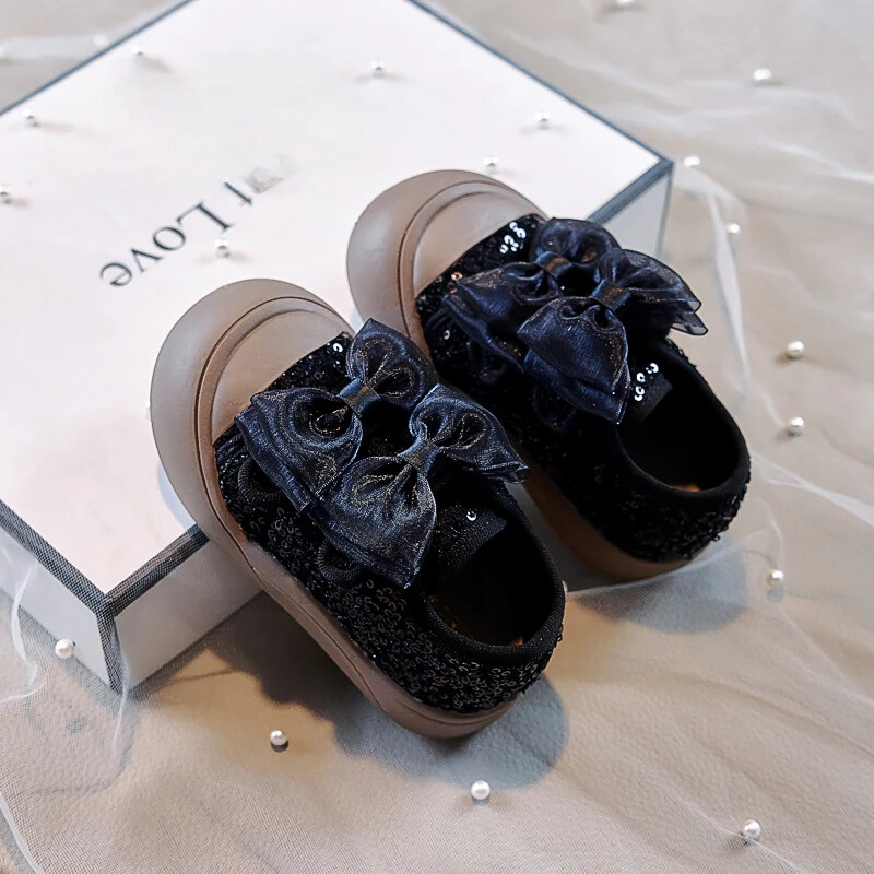 Bērnu apavi meitenēm ar biezu dibenu maziem bērniem cēloņsakarības apavi Modes Neslīdoši daudzpusīgi bērnu tauriņi sequins kedas āķa cilpa