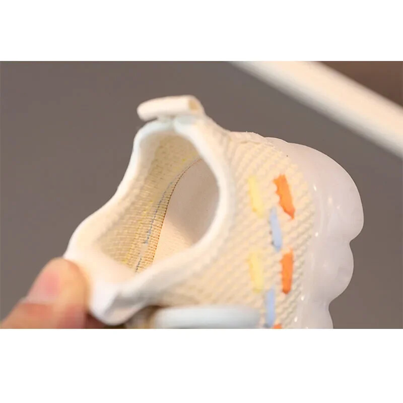 Madingi vaikiški šviečiantys sportbačiai LED blyksintys batai mergaitėms, laisvalaikio batai kūdikiams Pavasario rudens Karštas išpardavimas Sportiniai batai mažiems vaikams