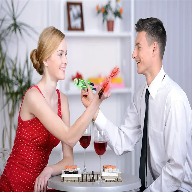 1 ζεύγος LED Lightsaber Chopsticks Φωτεινός επαναχρησιμοποιούμενος φωτισμός κουζίνας LED chopstick λαμπερό χωρίς BPA ασφαλή για τρόφιμα Chopsticks