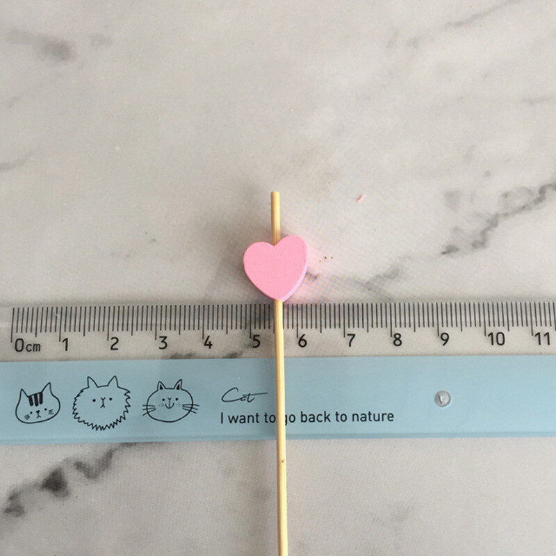 100x Love Heart Bamboo Pick savitarnos maistas Cupcake vaisių kokteilis šakutė Desertas Salotų lazdelė piknikui vestuvių vakarėliui namų reikmenys