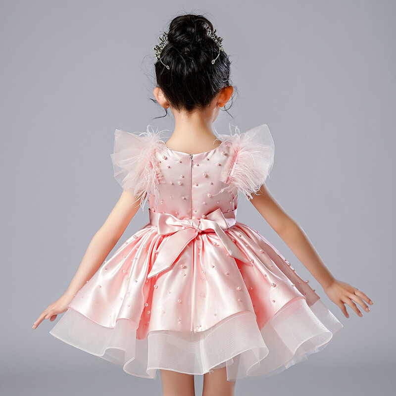 Madinga mažų mergaičių suknelė nėriniuota trumpomis rankovėmis vakarėliui skirta suknelė vaikams.