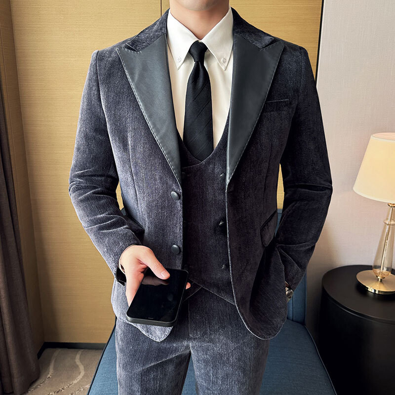 Ārējā tirdzniecība pārrobežu jaunais vīriešu šenila raibās ādas modes tendence trīsdaļīgs uzvalks korejiešu versijas jauniešu krāsu raibs uzvalks