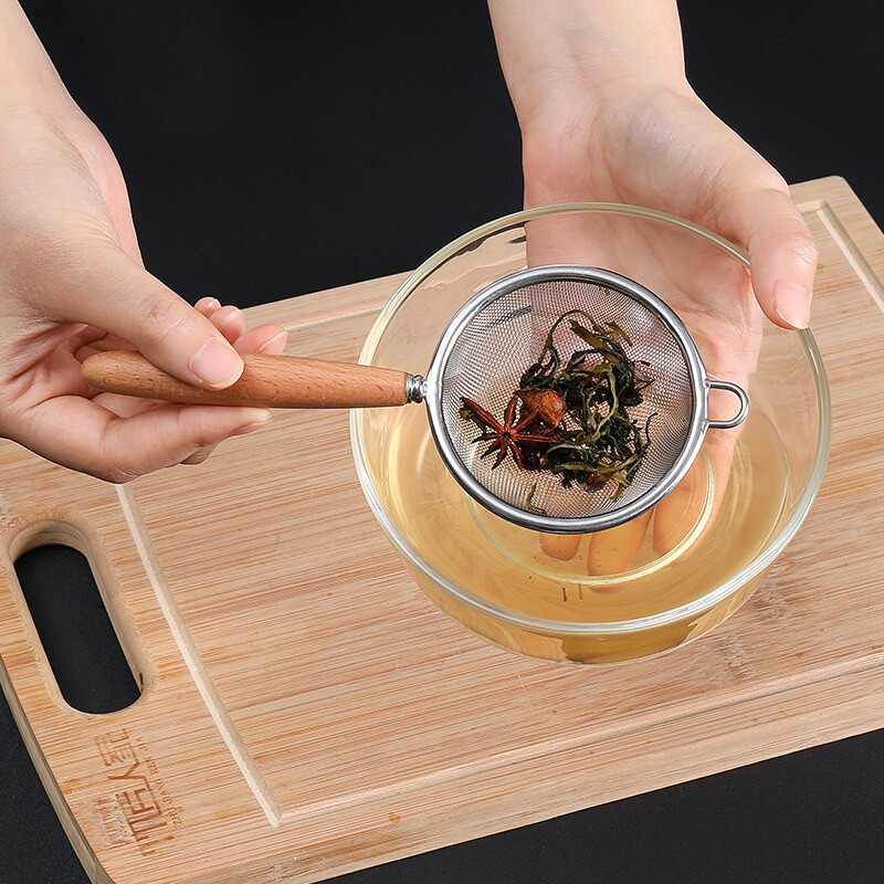 1 vnt nerūdijančio plieno kiaurasamtis medinė rankena žvejybos šaukštas buitinis virtuvės filtras, tinklelis mažas, nesandarus, keptas makaronų kiaurasamtis