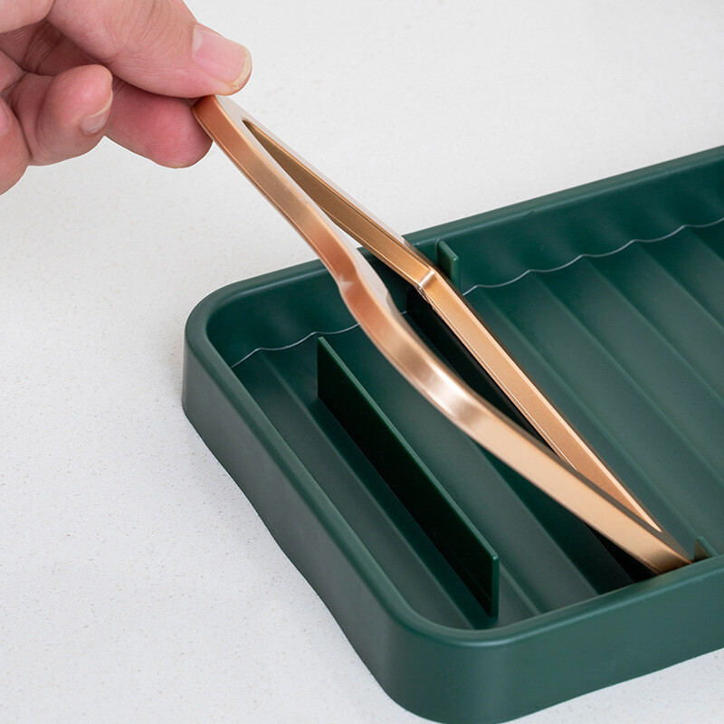 Plastikinis puodo dangčio laikiklis, sulankstomas šaukšto atrama šakutei.