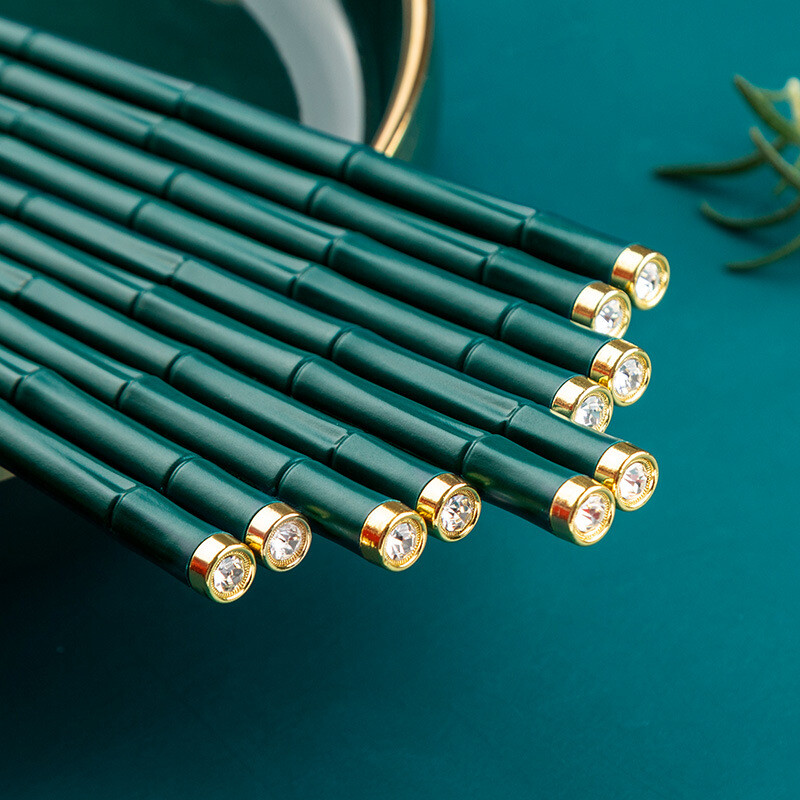 Csúcsminőségű japán rozsdamentes acél pálcika szett, fém csúszásmentes acél pálcika, újrafelhasználható élelmiszer Sushi pálcika Konyhai eszközök