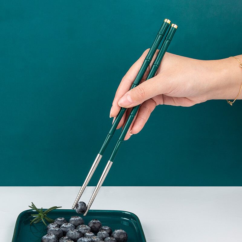 Csúcsminőségű japán rozsdamentes acél pálcika szett, fém csúszásmentes acél pálcika, újrafelhasználható élelmiszer Sushi pálcika Konyhai eszközök