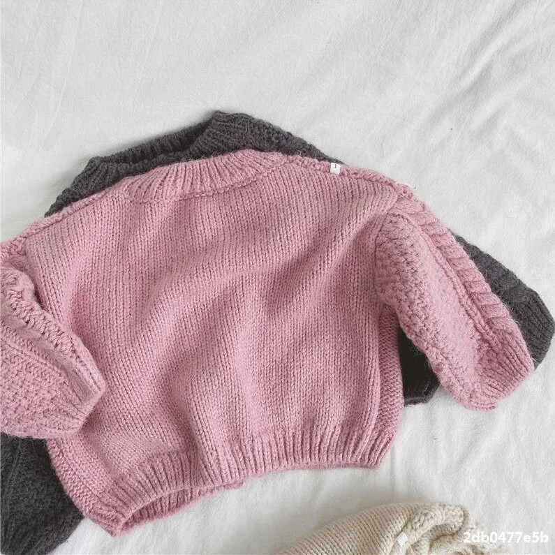 Детски пролетни трикотажни облекла Момичешки плътен пуловер с една гърда Кратък стил Момче Жилетка Въртящ се плетен пуловер в корейски стил 1-7г