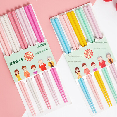 Lydinių lazdelės Klasikinis atmosferos dizainas, naudojant makaronų populiarių spalvų derinį patiekalą, sveikesnį lazdelės namų ūkį