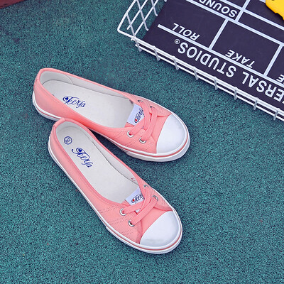 Mada Moteriška laisvalaikio mada Nauji minkšti apatiniai balti batai Vienspalviai sekli batai Drobiniai batai Gilrs sportbačių karta