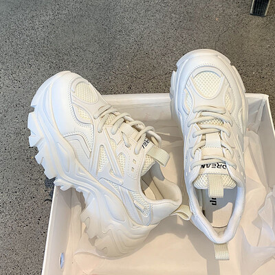 Storapadžiai sportiniai moteriški batai 2024 m. Naujas tinklelis, pralaidus orui ir universalus, didėjantis laisvalaikio sportinių vulkanizuotų batų sportbačiai