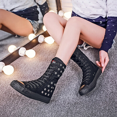 2024 m. Naujas 2024 m. pavasaris Moteriški drobiniai laisvalaikio aukštakulniai batai Ilgi batai suvarstomi užtrauktuku Patogūs plokščiapadžiai moteriški rudeniniai aukštaauliai sportbačiai