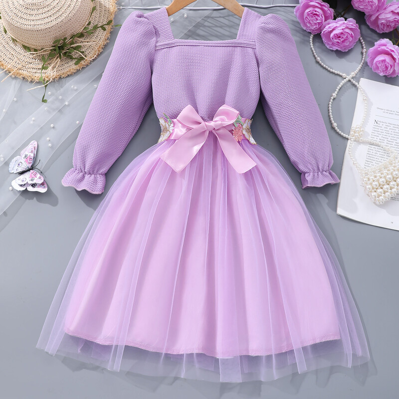 Meiteņu vienkrāsaina mežģīņu kleita ar garām piedurknēm