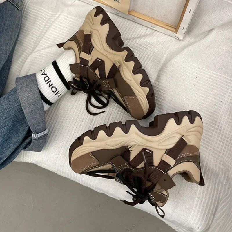 Sieviešu sporta apavi ar biezu dibenu Sieviešu luksusa dizaineru modes ikdienas kedas Jauni rudens tenisa apavi Vulkanizēti apavi