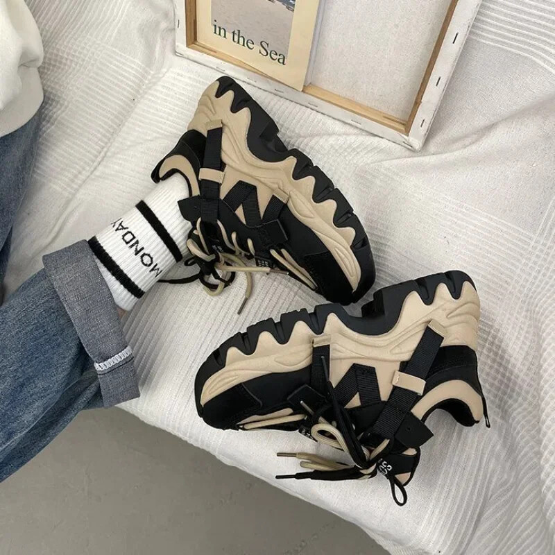 Sieviešu sporta apavi ar biezu dibenu Sieviešu luksusa dizaineru modes ikdienas kedas Jauni rudens tenisa apavi Vulkanizēti apavi